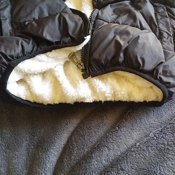 VGUC Sherpa (faux) lined puffer coat - Picture 5 of 12